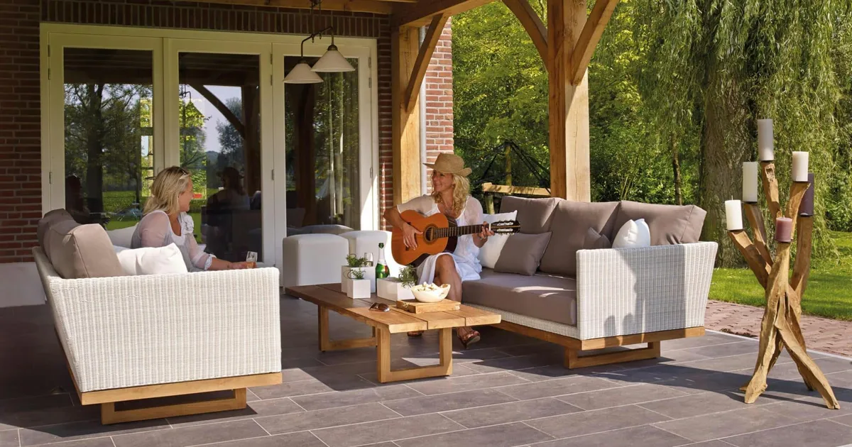 Designing a Seamless Indoor-Outdoor Home Experience in Minnesota