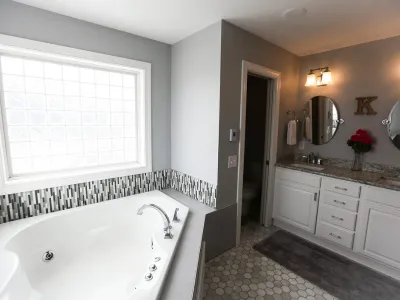 Prior Lake Primary Bathroom Remodel with Marble Hex Tile – photo 3