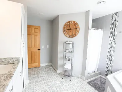 Prior Lake Primary Bathroom Remodel with Marble Hex Tile – photo 9