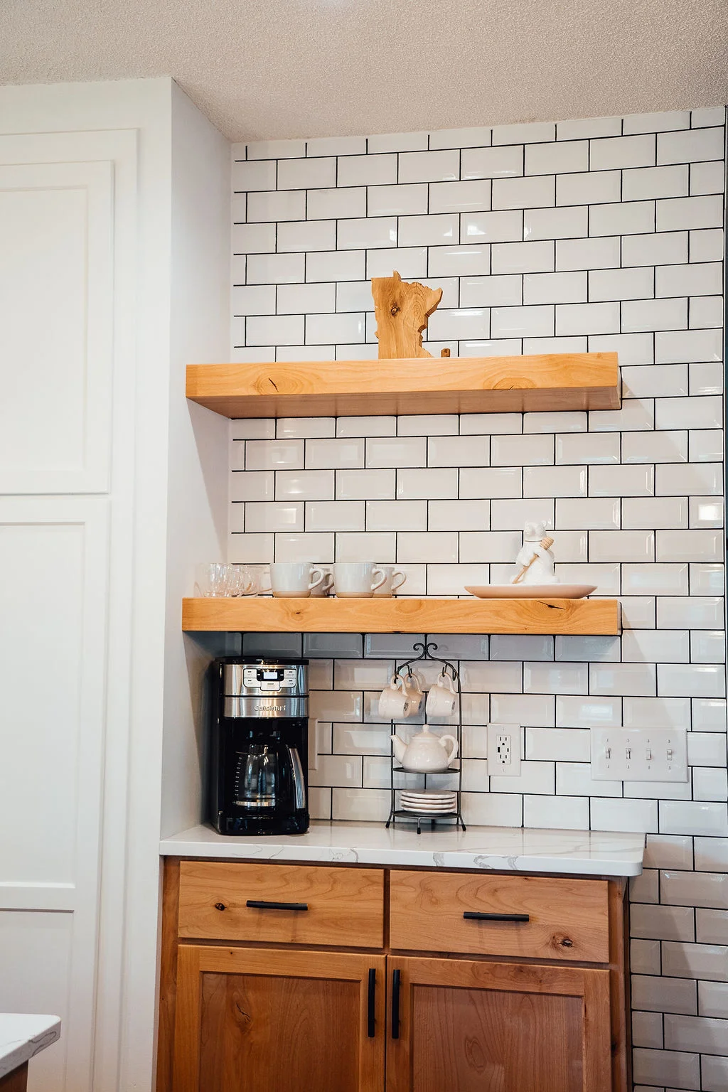 Lakeville Kitchen Remodel – Warm, Custom Storage & Layered Lighting – photo 3
